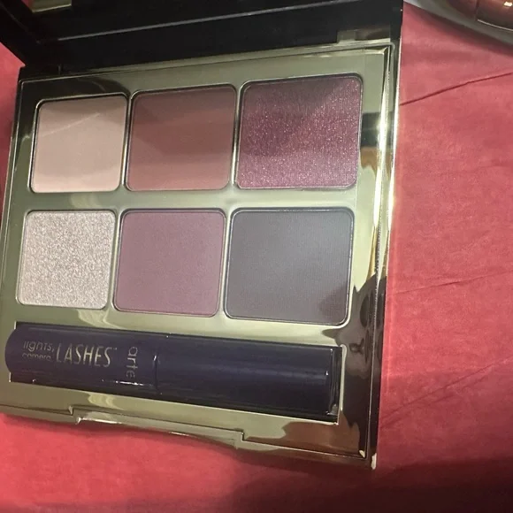 Tarte Gold and White Brush Set with 2 eyeshadow palettes and travel case - Picture 7 of 11